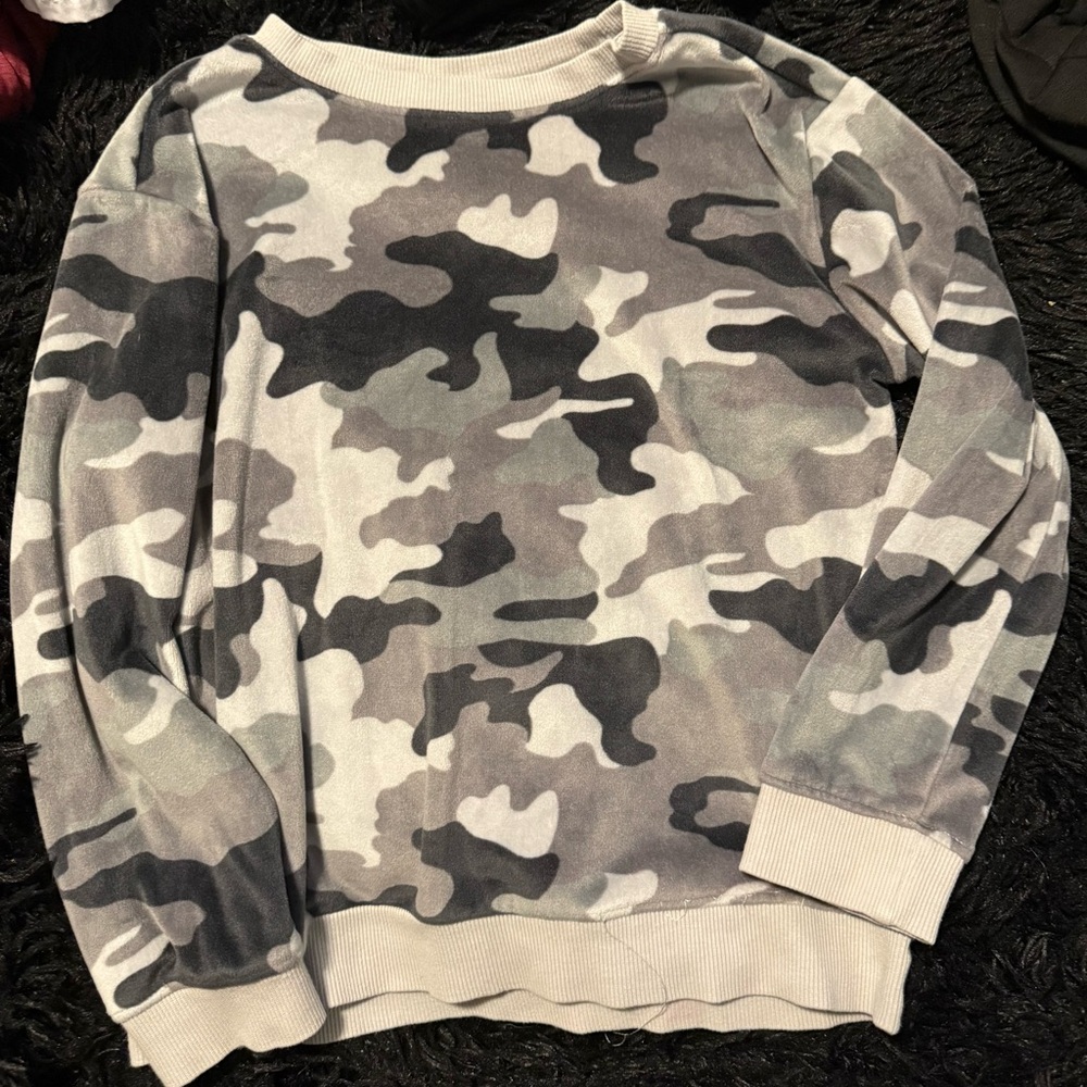 2 pieces Reebok Classic White Kids Tee & sweater - Picture 4 of 5
